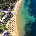 Banana Beach – Nisip de aur scăldat de soare - plaje - Ammouliani.ro